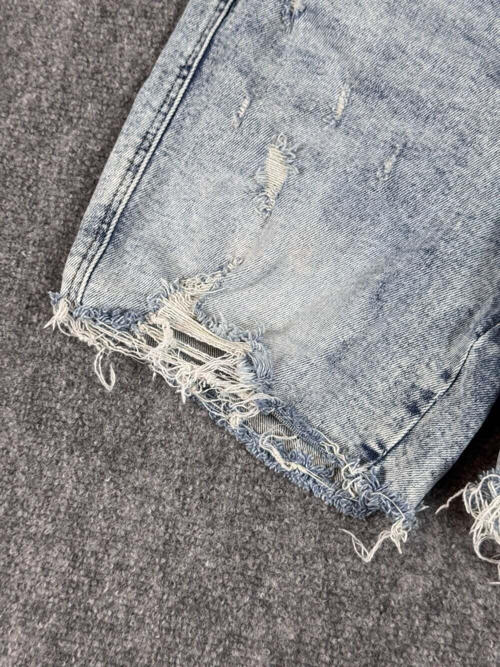 Judy Blue Women’s Light Wash Distressed High Rise Stretch Denim Shorts S - Picture 9 of 11